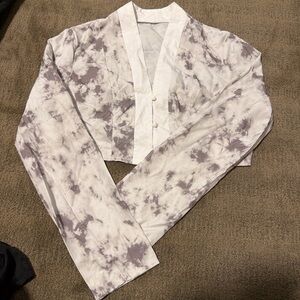 SHEIN White and Gray Tie-Dye Cropped Long Sleeve Top